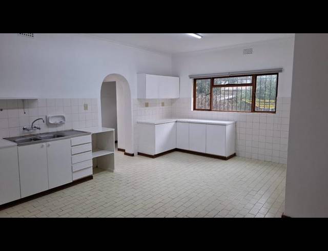 3 BEDROOM PROPERTY TO RENT IN DE LA HAYE